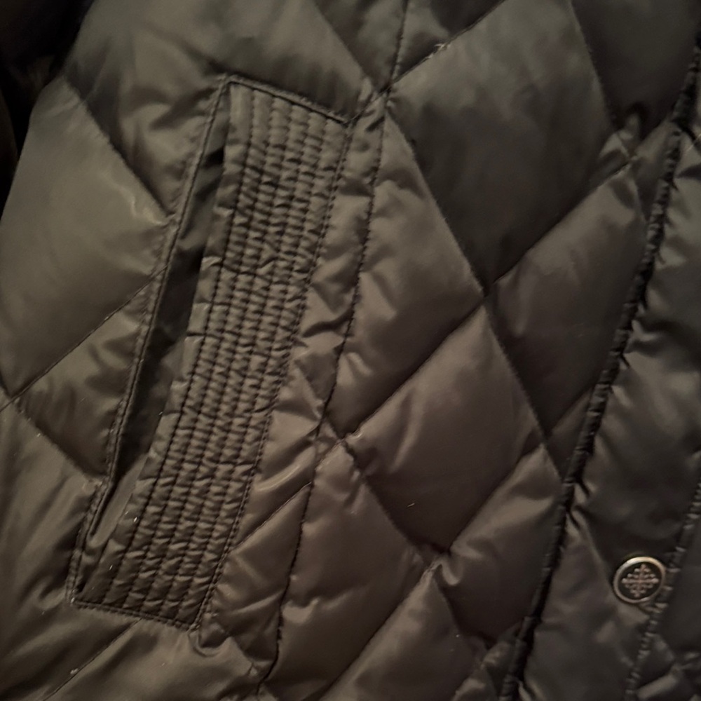 Gallery Women's Black Quilted Puffer Coat - Picture 8 of 9